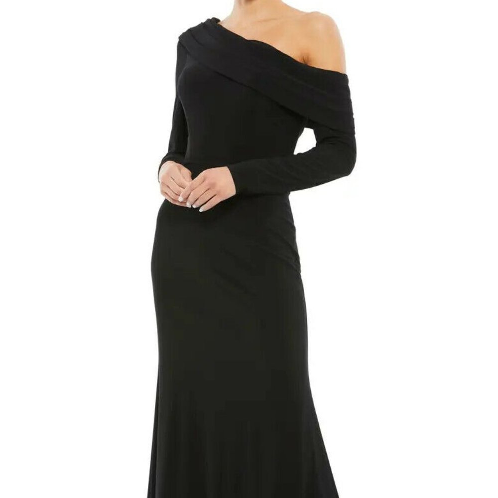Mac Duggal Black One-Shoulder Long Sleeve Jersey Trumpet Gown